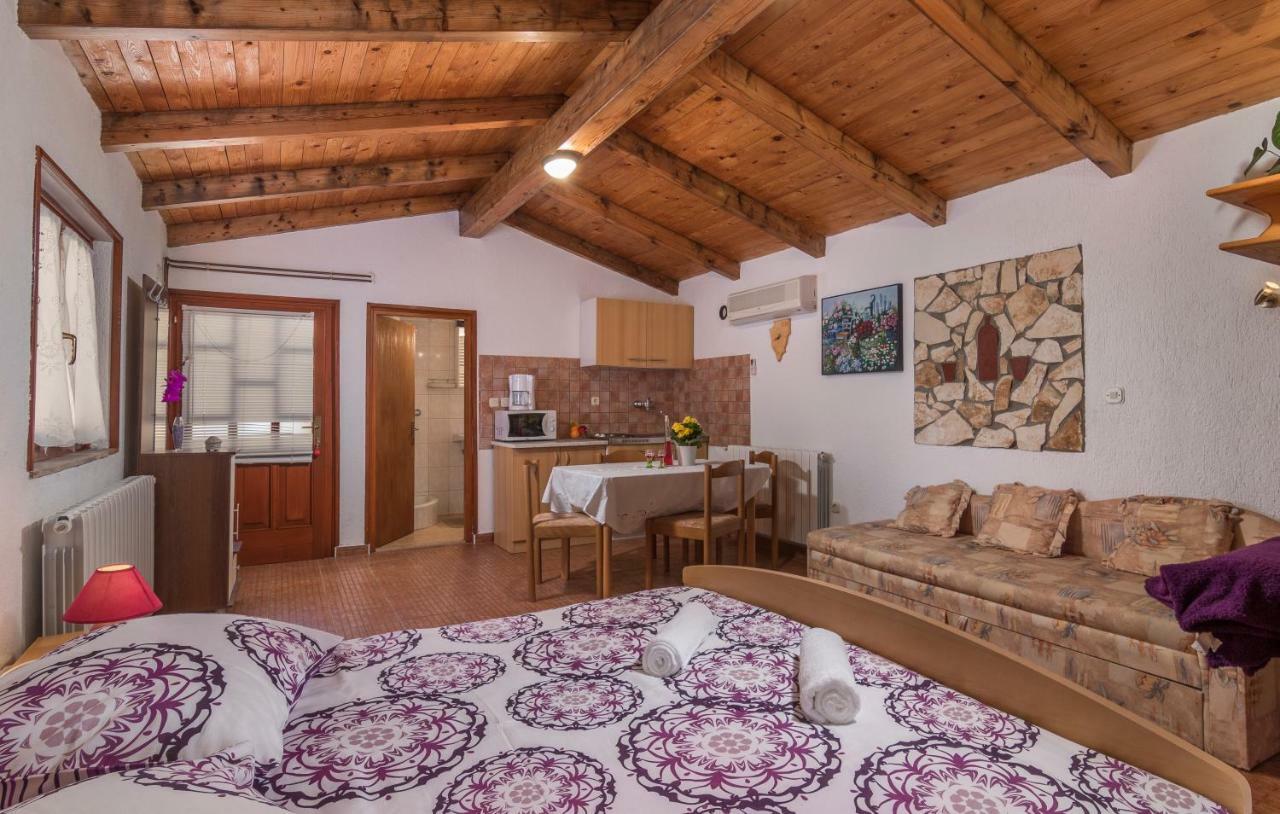 פורץ Apartmani Zikovic מראה חיצוני תמונה